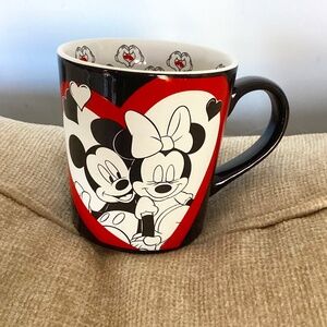 Disney unique Mickey and Minnie Love mug new condition